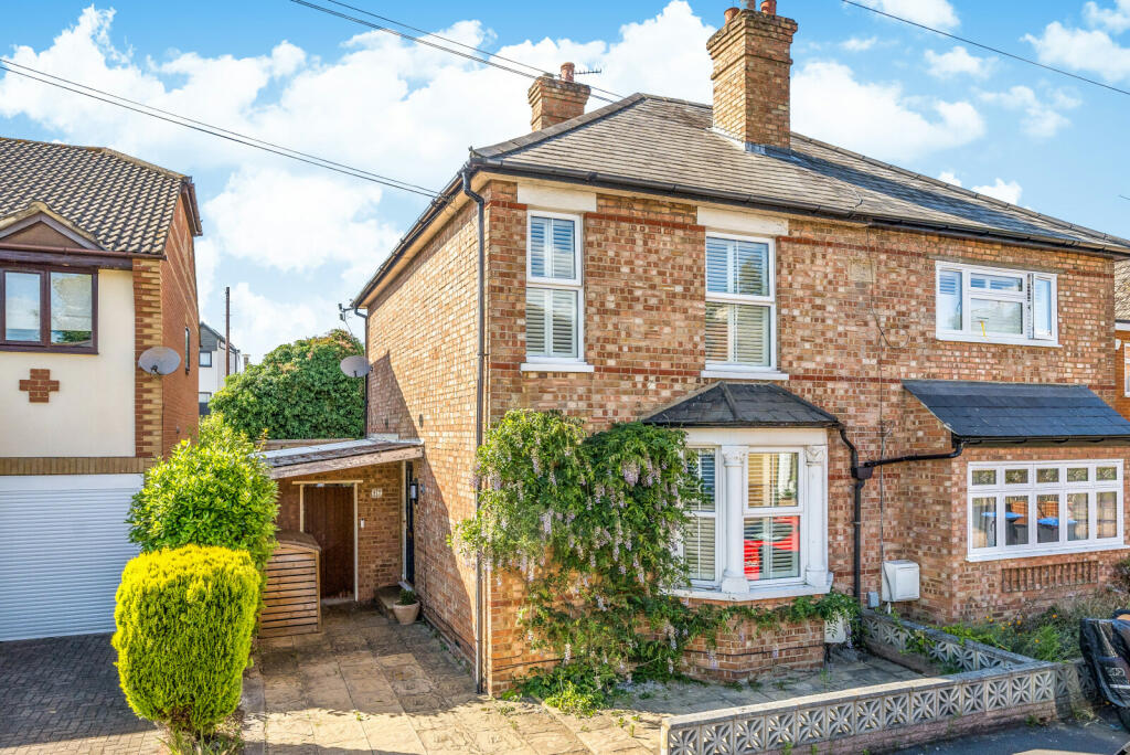 2 bedroom semidetached house for sale in Crockford Park Road