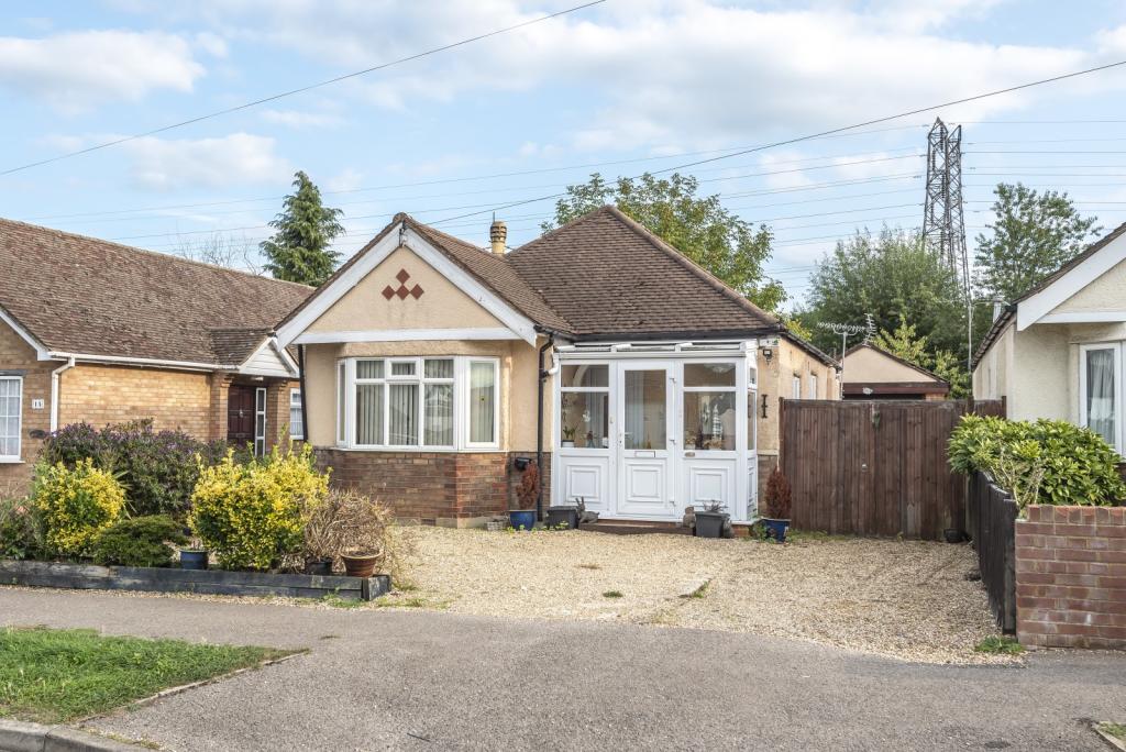 2 bedroom detached bungalow for sale in Selsdon Road, New Haw