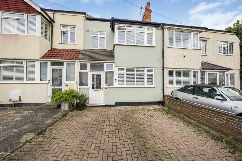 3 bedroom terraced house for sale in Tadworth Avenue, New Malden, KT3