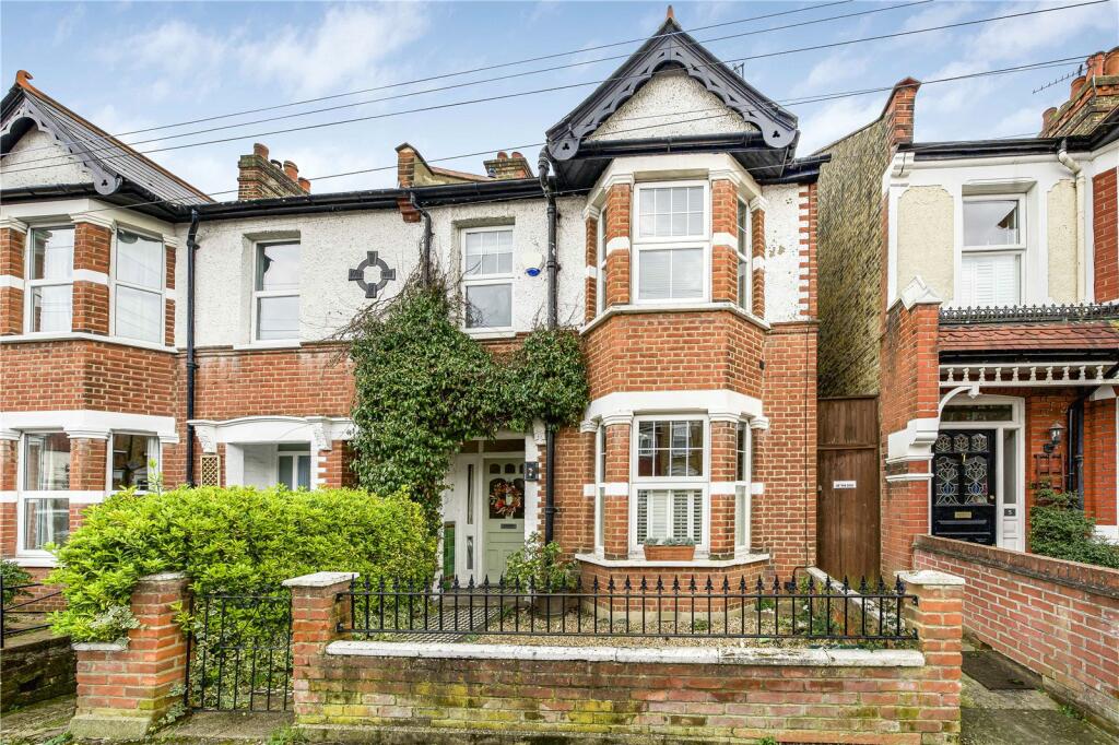 4 bedroom semidetached house for sale in Adela Avenue, New Malden, KT3