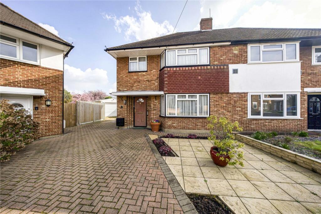 3 bedroom semidetached house for sale in Bodley Close, New Malden, KT3