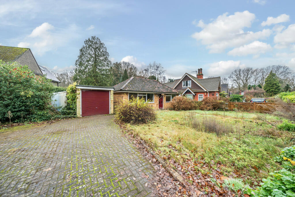 2 bedroom bungalow for sale in Chobham Road, Ottershaw, KT16