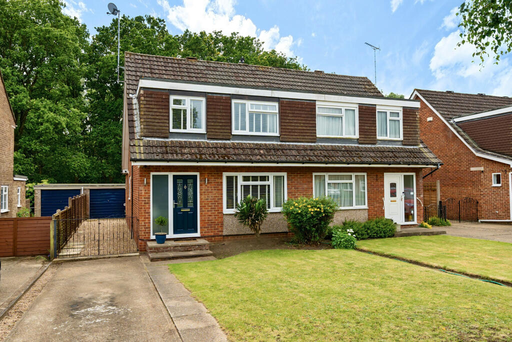 3 bedroom semidetached house for sale in Canford Drive, Addlestone, KT15