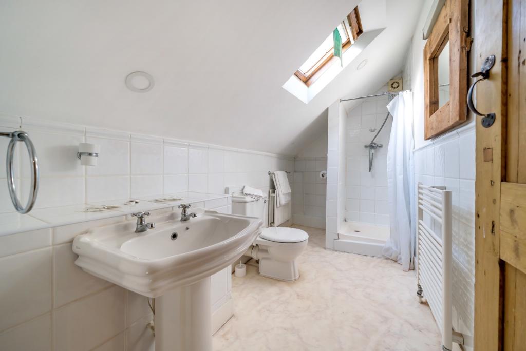 3 bedroom semidetached house for sale in Church Square, Shepperton, TW17