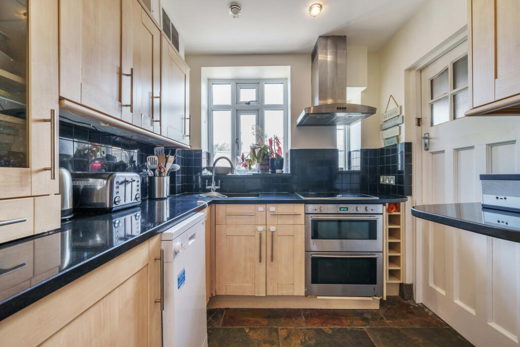 3 bedroom apartment for sale in Park Road, Hampton Wick, KT1