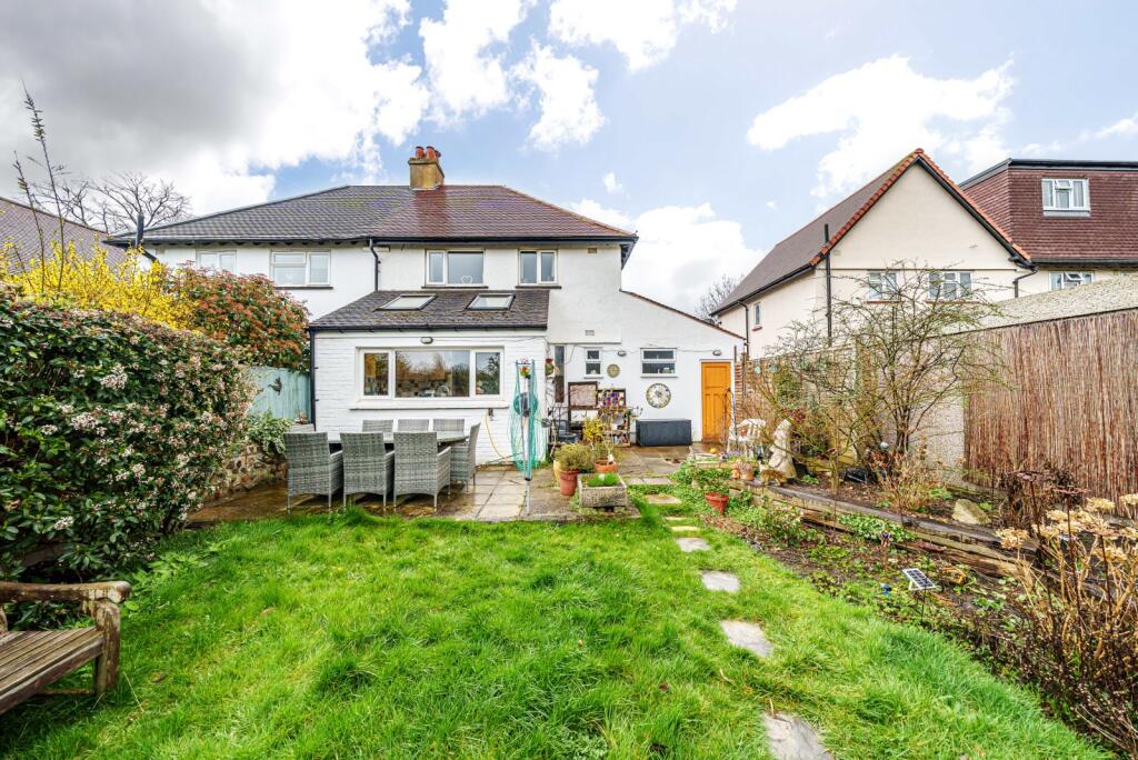 3 bedroom semidetached house for sale in Molesey Road, Hersham, Walton
