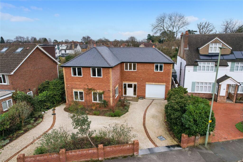 4 bedroom detached house for sale in West Grove, WaltononThames, KT12