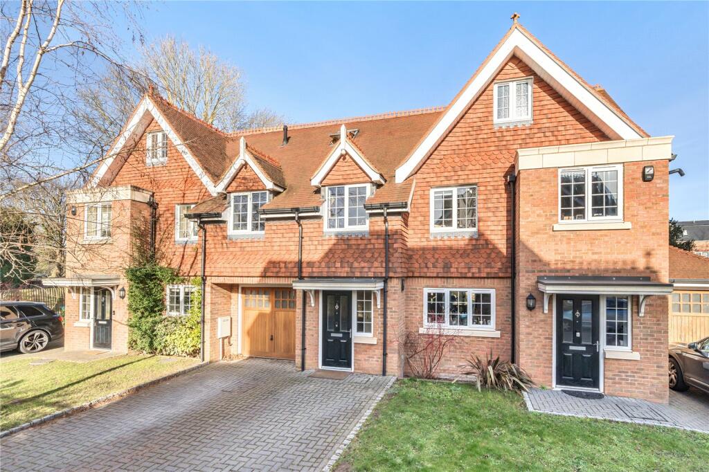 4 bedroom house for sale in Millers Close, Hersham Road, Walton On Thames, KT12