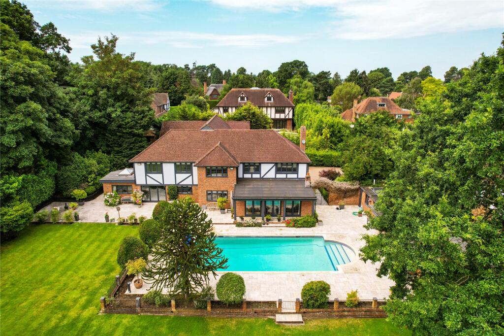 6 bedroom detached house for sale in Silverdale Avenue, Ashley Park