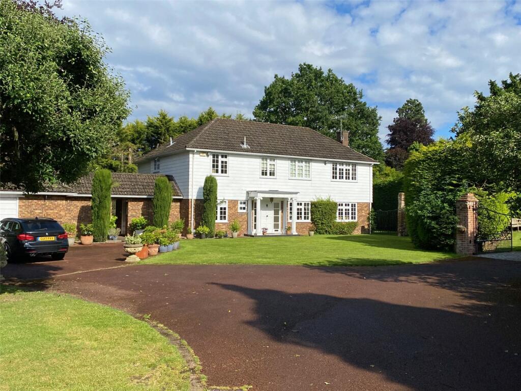 5 bedroom detached house for sale in Silverdale Avenue, Ashley Park