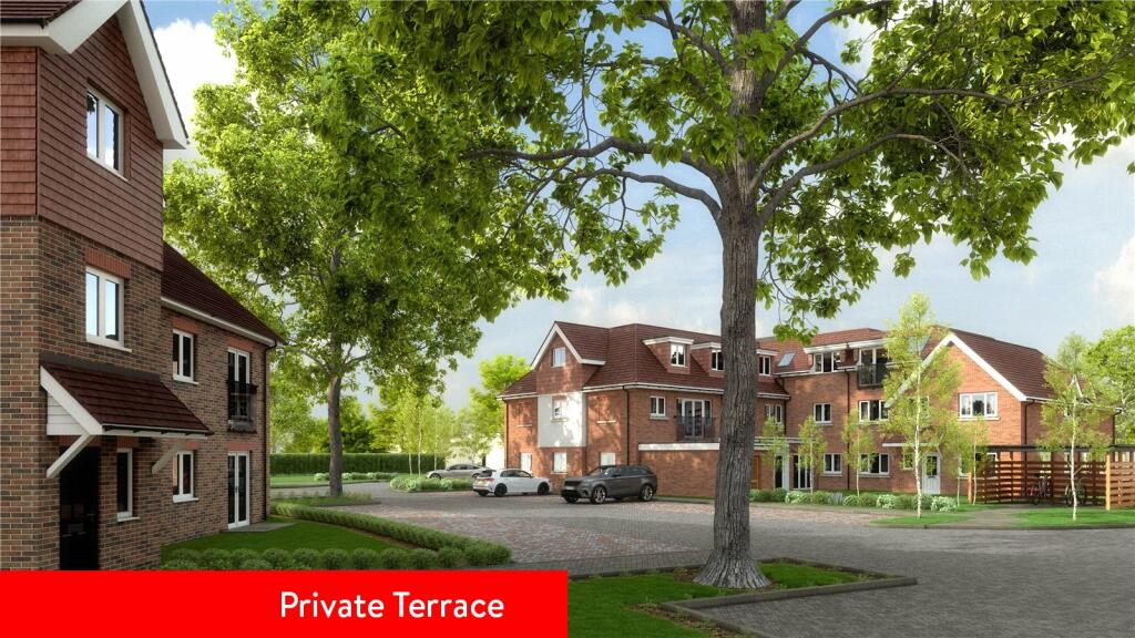 2 bedroom flat for sale in Walton Road, West Molesey, KT8