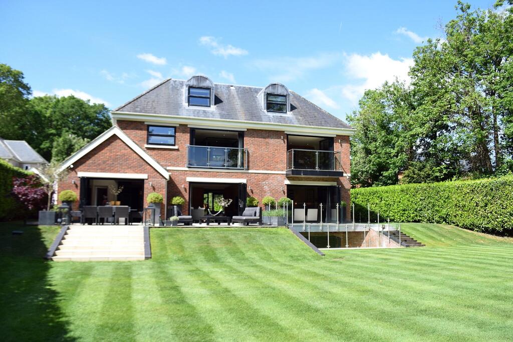 Main image of property: Broadwater Close, Burwood Park, KT12