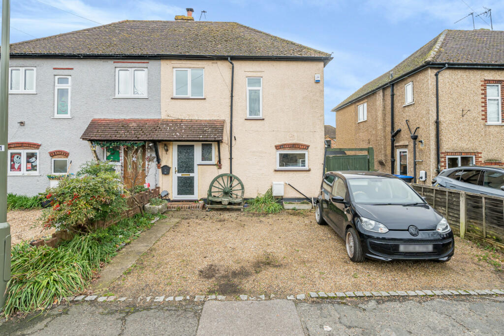 3 bedroom semidetached house for sale in Sanway Road, Byfleet, West