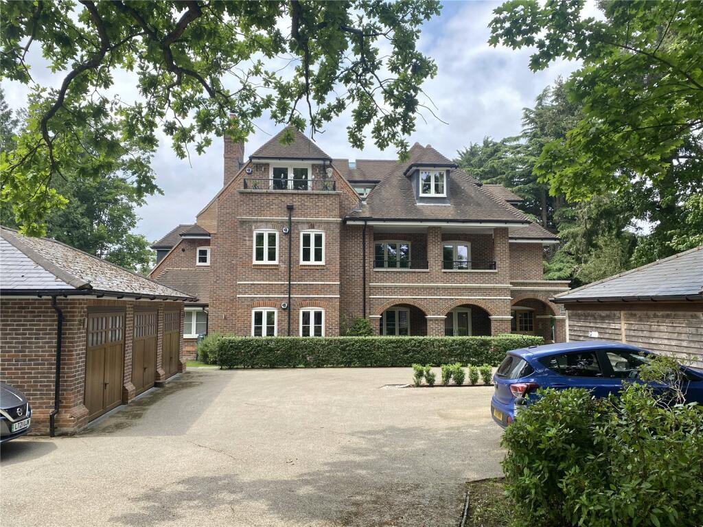 Main image of property: Oakfield House, Holmes Mead, Pyrford, GU22