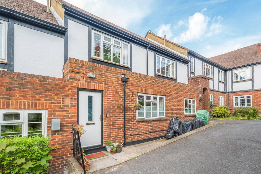 Main image of property: Arlington Lodge, Monument Hill, Weybridge, KT13