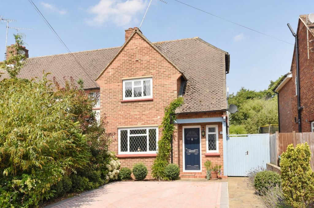 3 bedroom semidetached house for rent in Greenlands Road, Weybridge, KT13