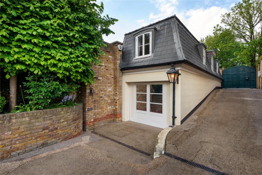 6 bedroom detached house for sale in Surrey Lane, Battersea, London SW11