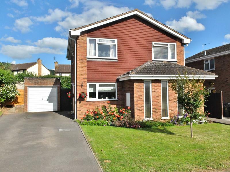 4 bedroom detached house for rent in Biddulph Way, Ledbury