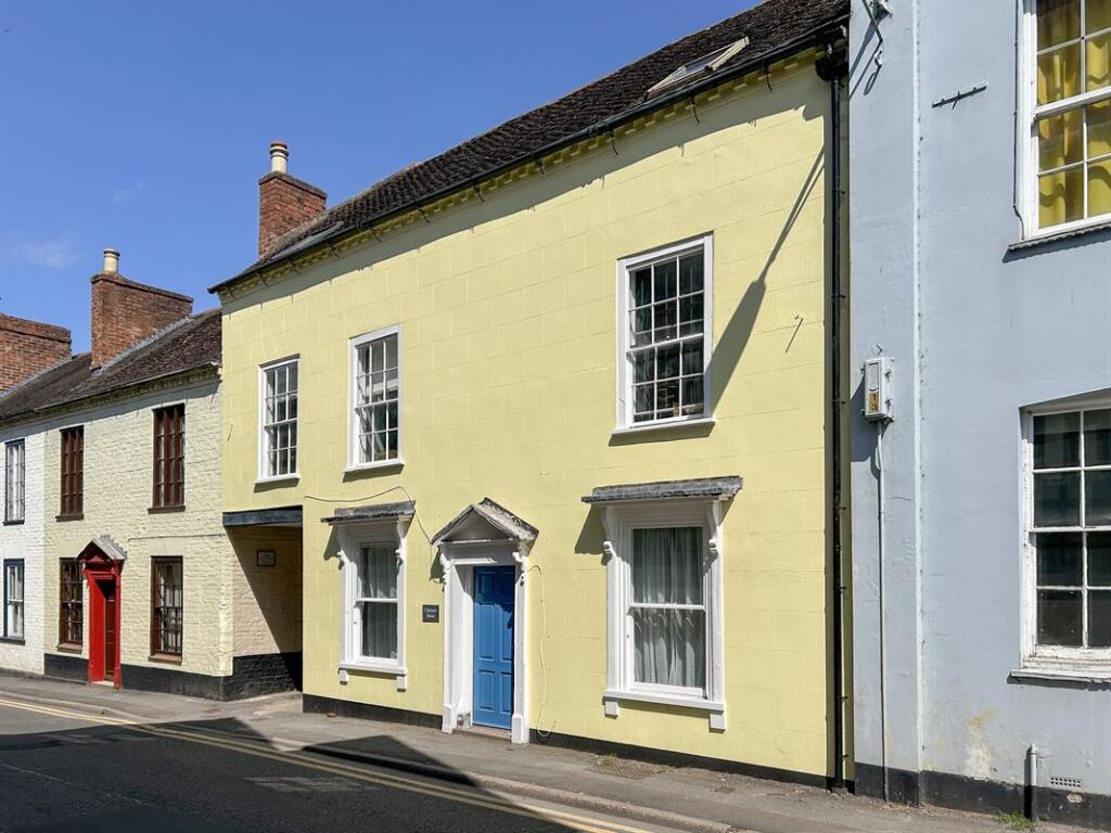 Main image of property: Clarence House, Worcester Road, Ledbury, Herefordshire, HR8 1PL