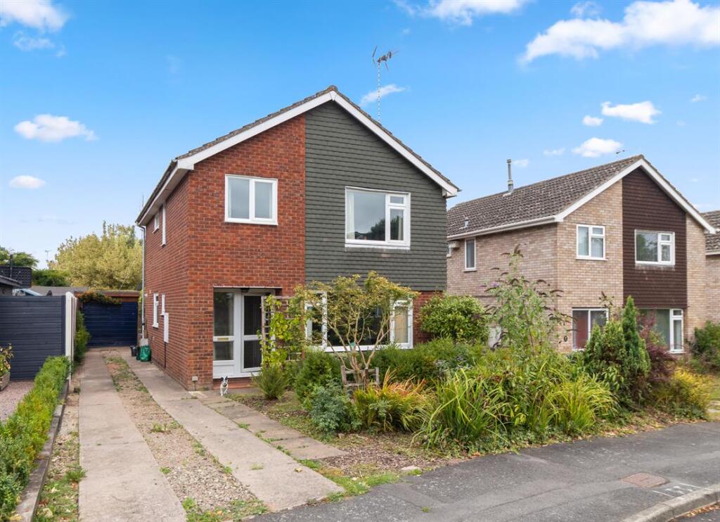 4 bedroom detached house