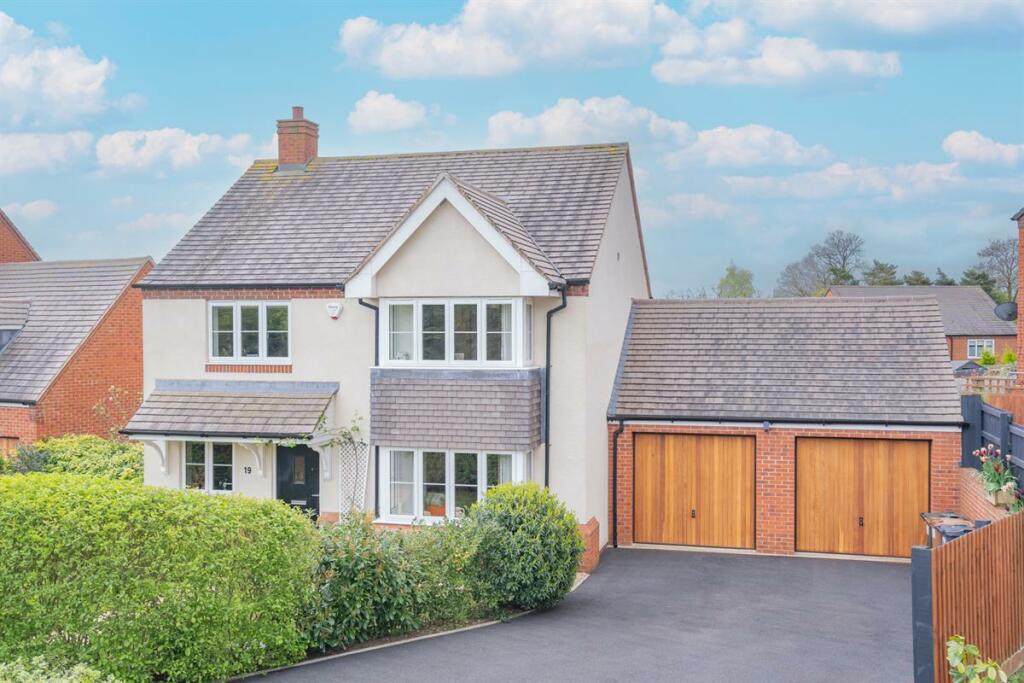 4 bedroom detached house for sale in Pippin Drive, Welland, Malvern, WR13