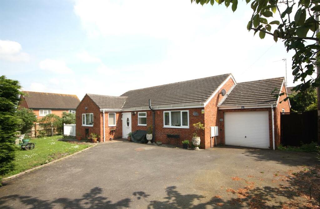 3 bedroom detached bungalow for sale in Upper Howsell Road, Malvern, WR14