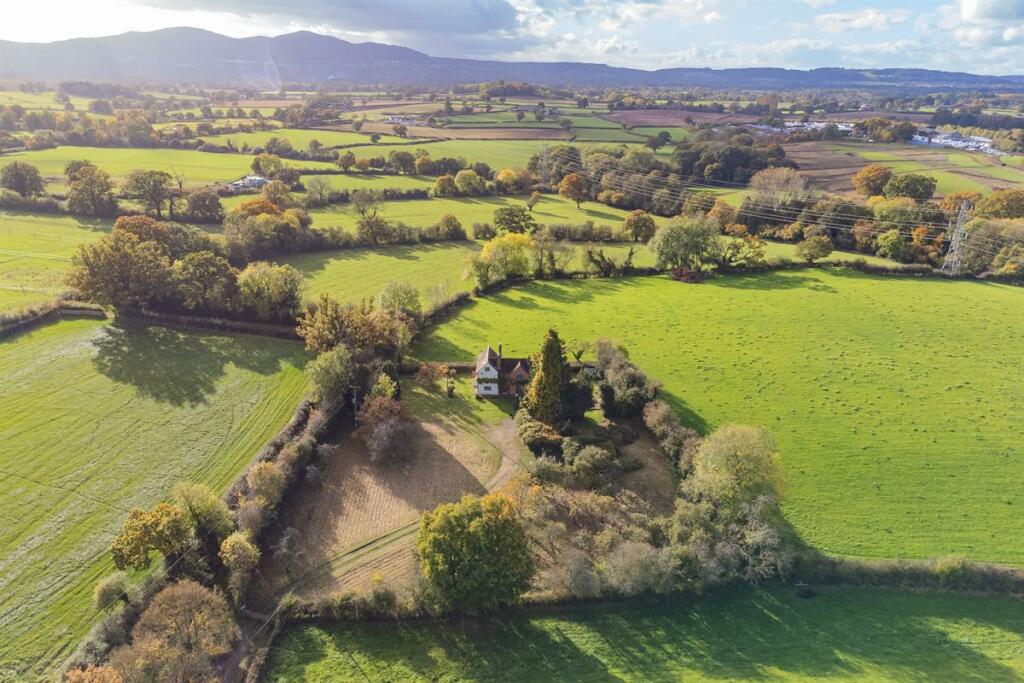 Main image of property: Brayswick Bank, Brayswick, Callow End , Worcester, WR2 4UD