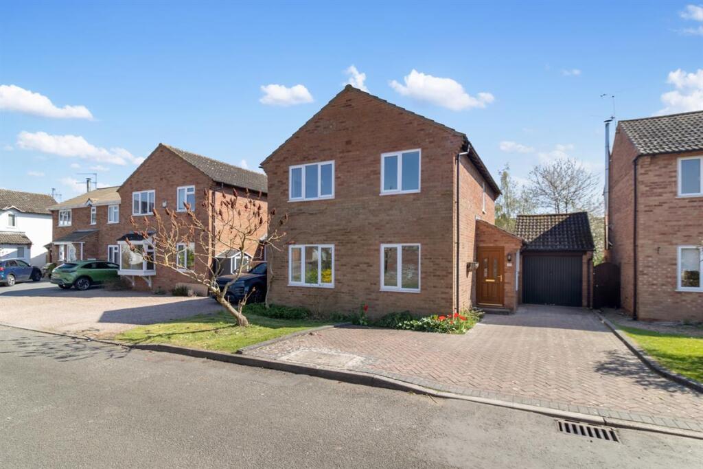 4 bedroom detached house