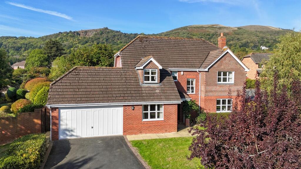 Main image of property: 16 Merebrook Close, Malvern, Worcestershire, WR14