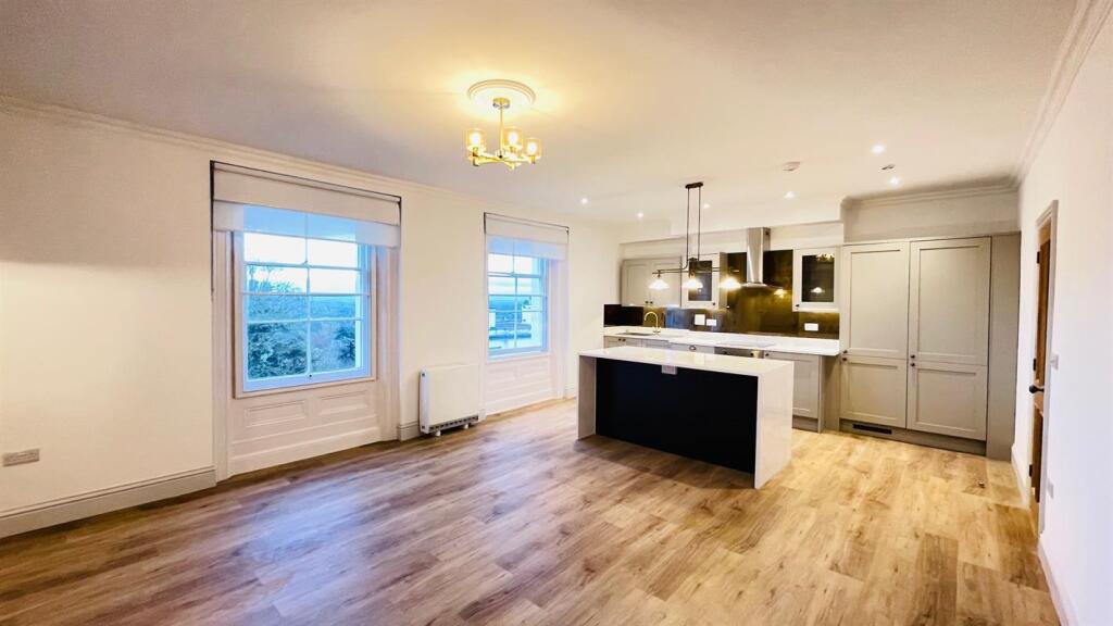 Main image of property: Flat 2, 19 Worcester Road, Malvern, Worcestershire, WR14