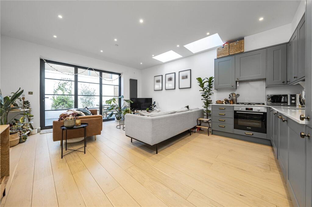 Main image of property: 6 West Hill, London, SW18
