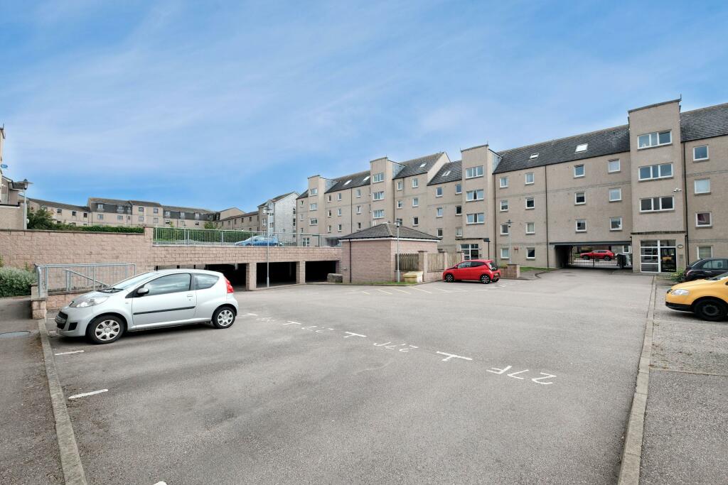 Additional property image - 38 Erroll Street, The City Centre, Aberdeen, AB24