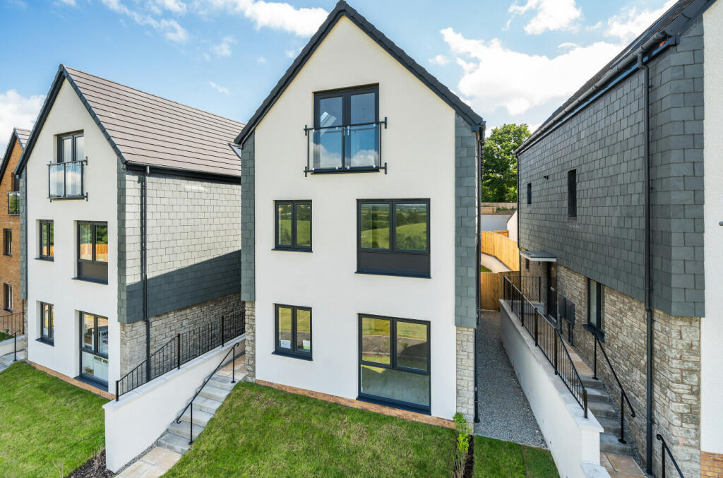 4 bedroom detached house for sale in South Hill Road, Callington
