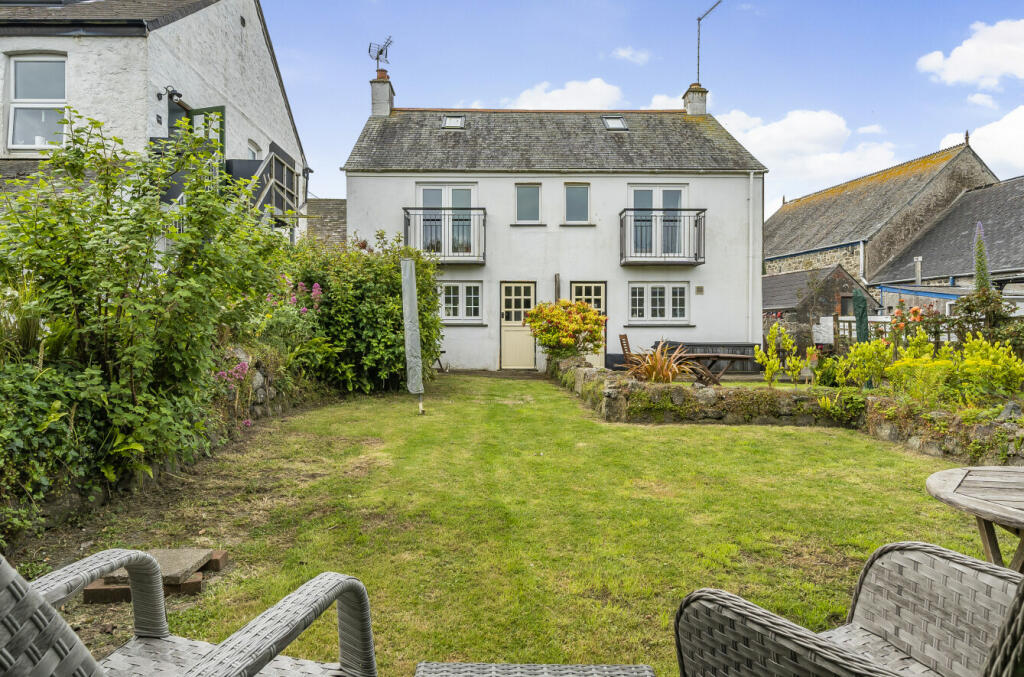 1 bedroom semidetached house for sale in Ruan Minor, Helston, Cornwall