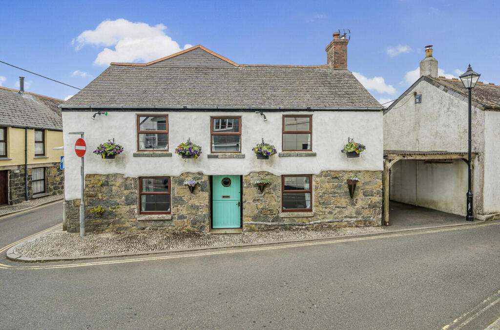 3 bedroom semidetached house for sale in Churchtown, Mullion, Helston
