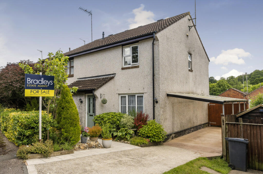 3 bedroom semidetached house for sale in Hazelwood Close, Honiton