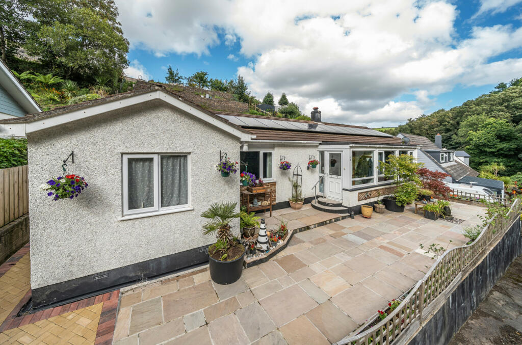 4 bedroom bungalow for sale in Keveral Gardens, Seaton, Torpoint