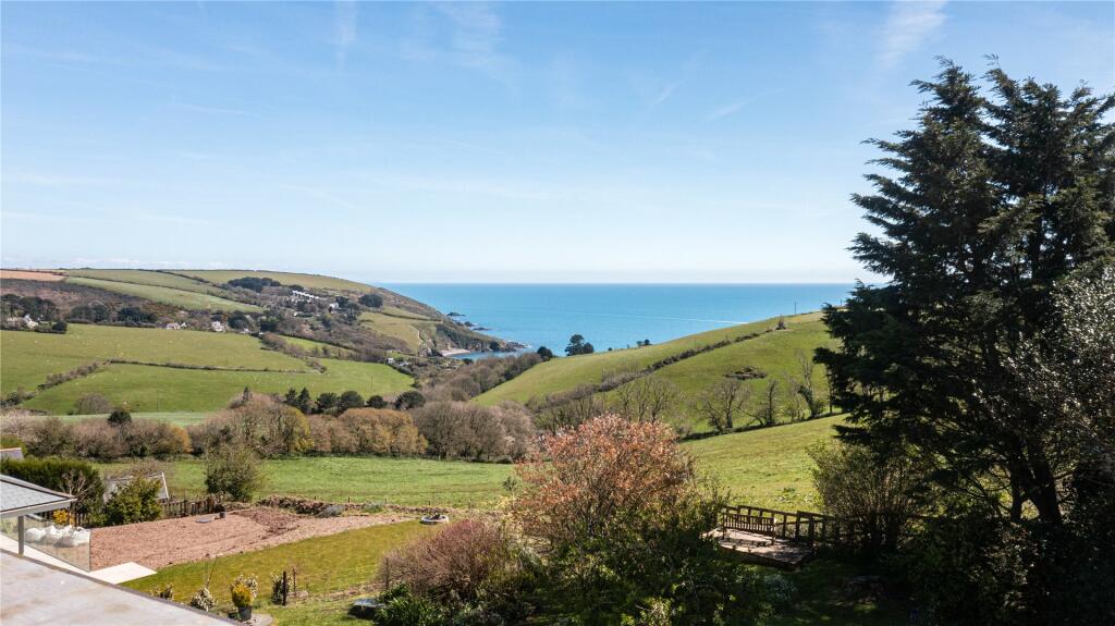 5 bedroom detached house for sale in Bridals Lane, Killigarth, Polperro