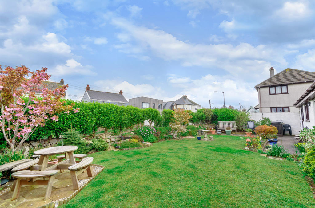 4 bedroom bungalow for sale in Ellenglaze Court, Cubert, Newquay