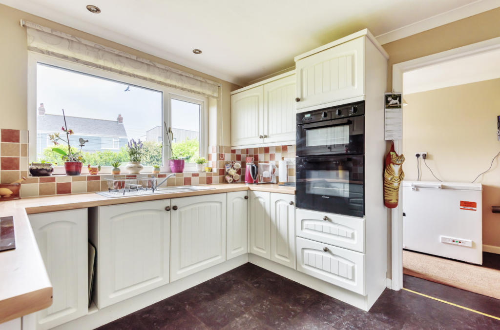 4 bedroom bungalow for sale in Ellenglaze Court, Cubert, Newquay