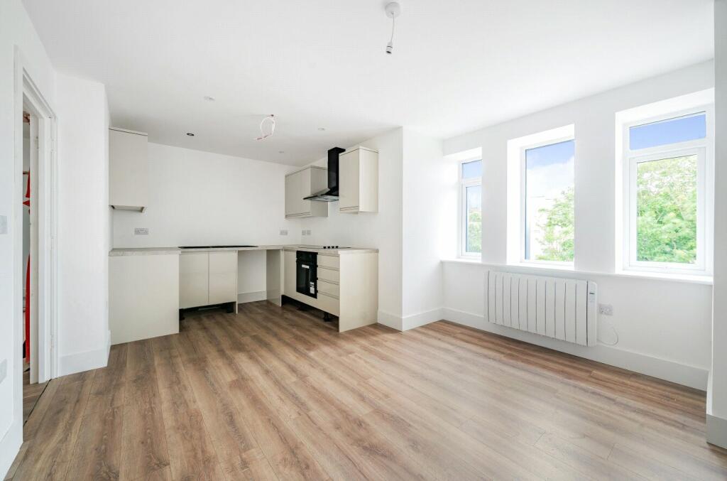 2 bedroom apartment for sale in Edgecumbe Avenue, Newquay, Cornwall, TR7