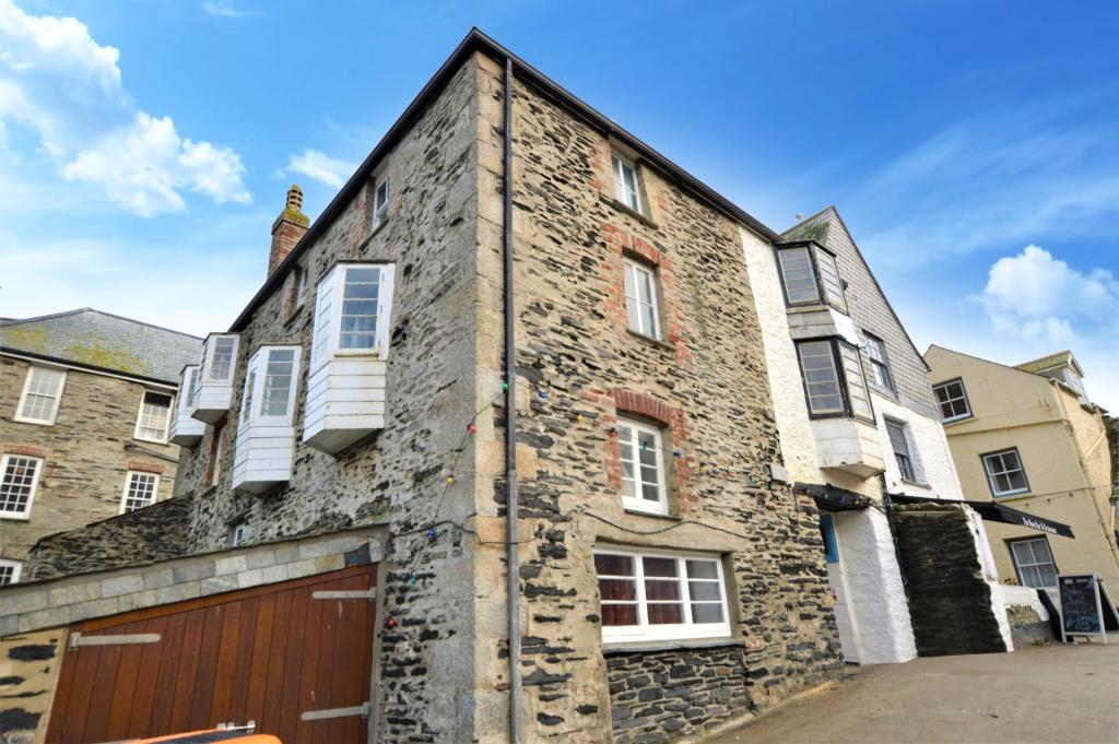 3 bedroom end of terrace house for sale in Fore Street, Port Isaac