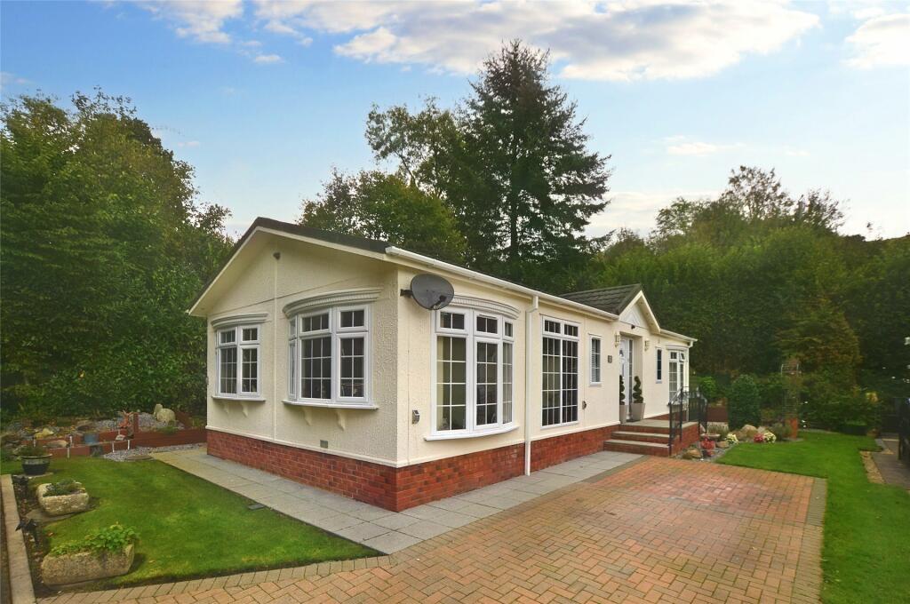 2 bedroom bungalow for sale in Riverside Way, Ashburton Park, Ashburton
