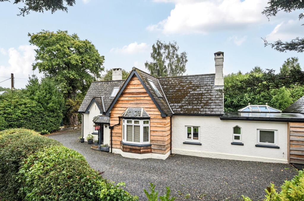 Main image of property: Teigngrace, Newton Abbot, Devon