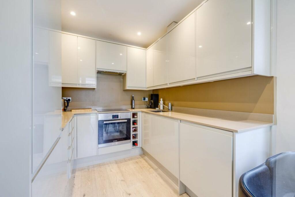 1 bedroom apartment for rent in Barnes High Street, London, SW13