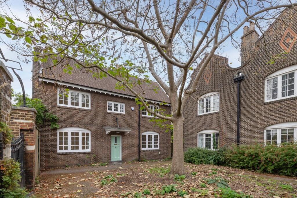 Main image of property: Kew Green, Richmond, TW9