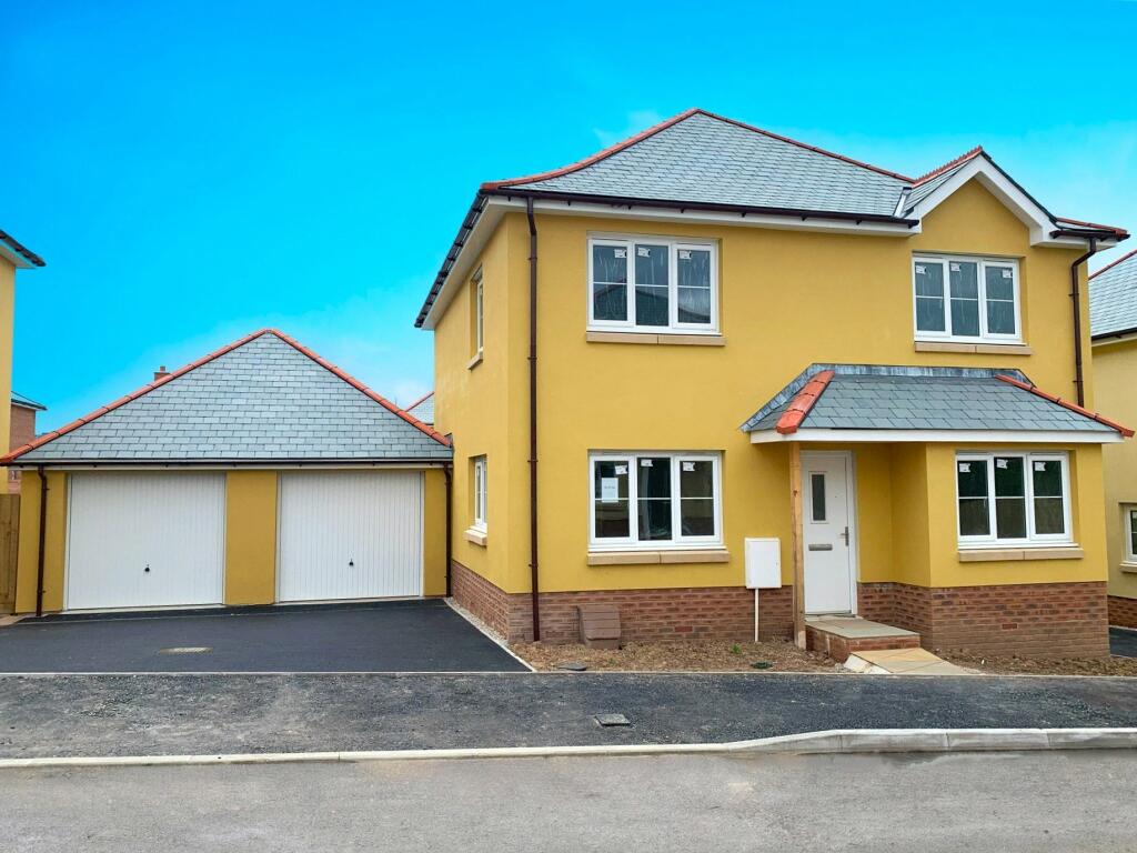 4 bedroom detached house for sale in Abbeyford Vale, Crediton Road