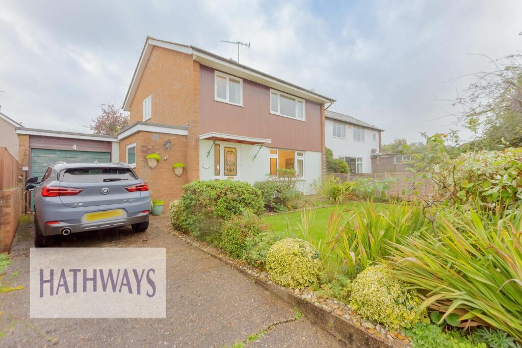 3 bedroom detached house for sale in Caernarvon Crescent, Llanyravon, NP44
