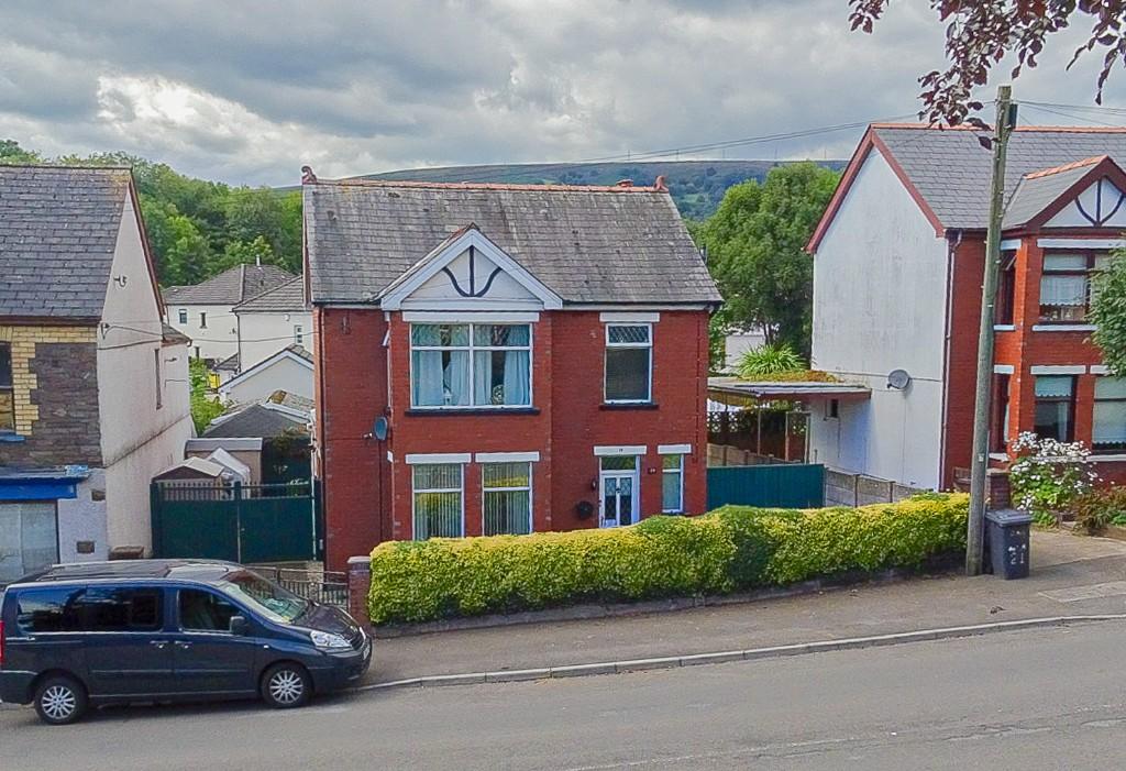 3 bedroom detached house for sale in Lowlands Road, Pontnewydd, Cwmbran