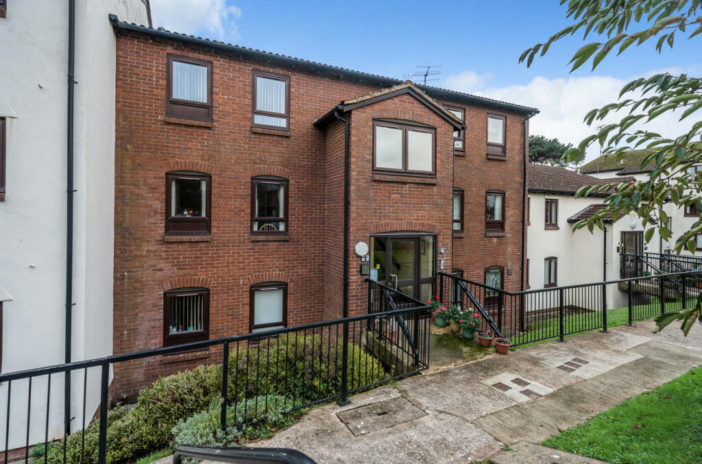 2 bedroom apartment for sale in Pebble Court, Paignton, Devon, TQ4